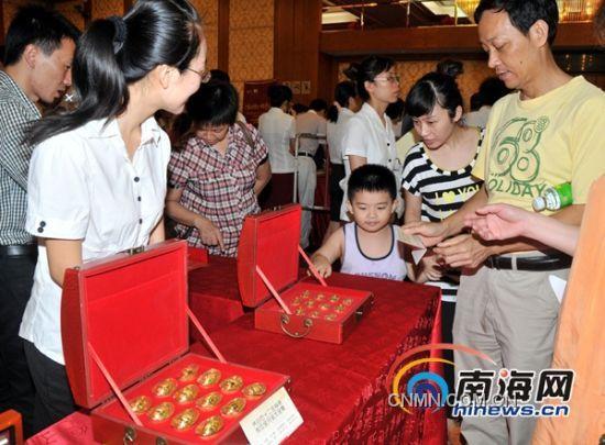 海南許多百姓青睞貴金屬投資產(chǎn)品。