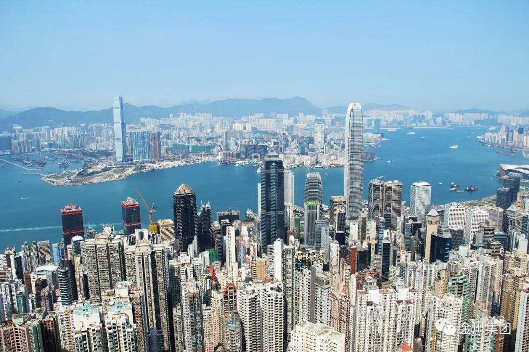 一年來，企業(yè)內(nèi)外媒體對公司各條戰(zhàn)線涌現(xiàn)出來的優(yōu)秀代表做了大量宣傳報道，多角度、多層面展現(xiàn)金川人勇于擔(dān)當(dāng)、積極向上的精神風(fēng)貌，金川品牌的知名度、美譽度得以提升。